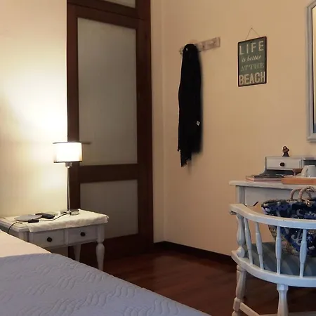 לינה וארוחת בוקר La Casa Di Enrico קאורלה